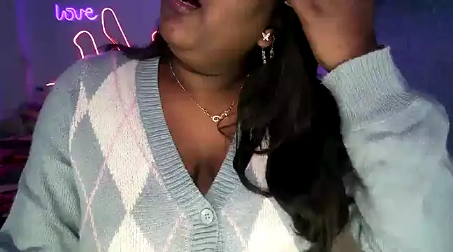 Snapshot of expression_queen chatting on 12-22-24, 08:14 expression queen online show from 12-22-24, 08:14