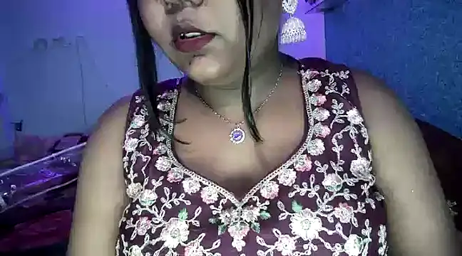 Snapshot of expression_queen chatting on 01-05-25, 11:48 expression queen online show from 01-05-25, 11:48