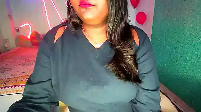 Snapshot of expression_queen chatting on 02-25-25, 06:12 expression queen online show from 02-25-25, 06:12