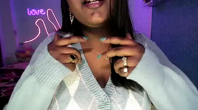 Snapshot of expression_queen chatting on 12-22-24, 05:33 expression queen online show from 12-22-24, 05:33