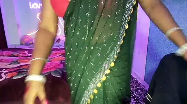 Snapshot of expression_queen chatting on 12-15-24, 06:48 expression queen online show from 12-15-24, 06:48