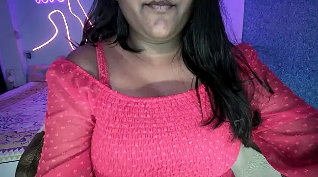 Snapshot of expression_queen chatting on 01-28-25, 05:35 expression queen online show from 01-28-25, 05:35