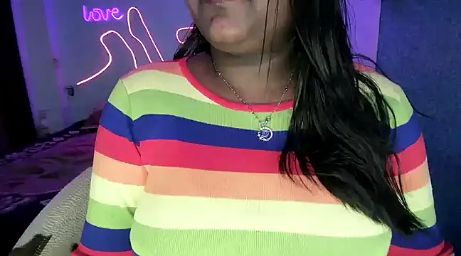 Snapshot of expression_queen chatting on 01-13-25, 05:02 expression queen online show from 01-13-25, 05:02