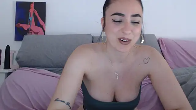 leilacam25 online show from 07-07-26, 03:15