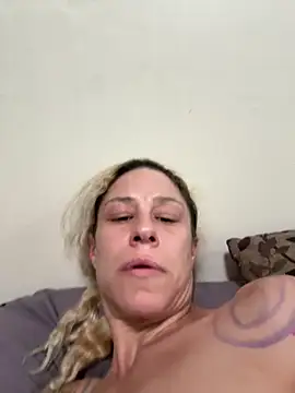 Snapshot of SunnyRays69 chatting on 11-19-25, 08:31 SunnyRays69 online show from 11-19-25, 08:31