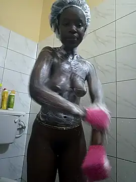 Snapshot of Juicylittle_slute chatting on 10-17-25, 06:50 Juicylittle slute online show from 10-17-25, 06:50