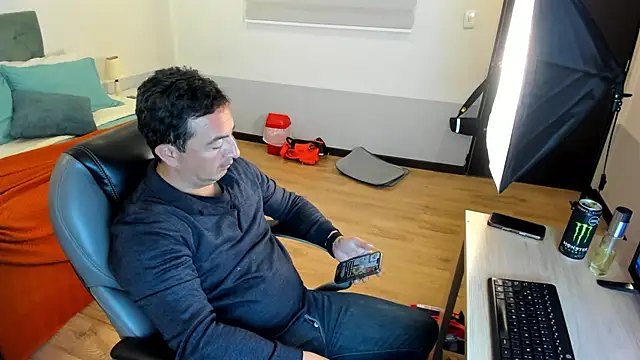 Sam and molly  online show from 02-13-25, 07:31