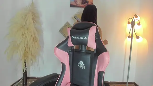 Snapshot of kattadoll chatting on 02-26-26, 11:05 kattadoll online show from 02-26-26, 11:05