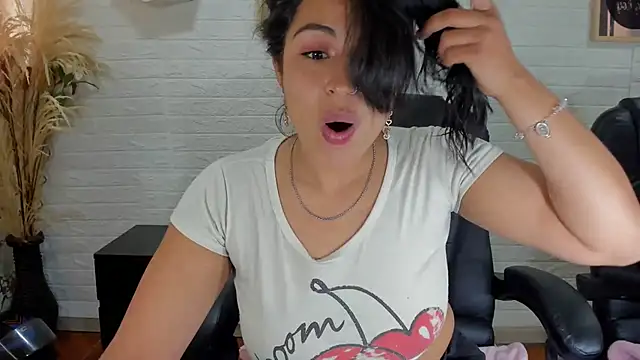 Aisha 09 online show from 03-05-25, 02:34