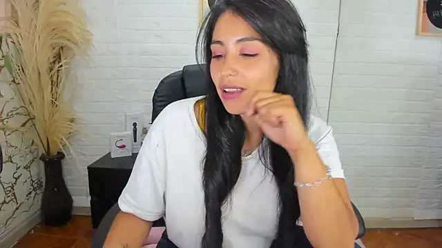 Aisha 09 online show from 02-13-25, 06:37