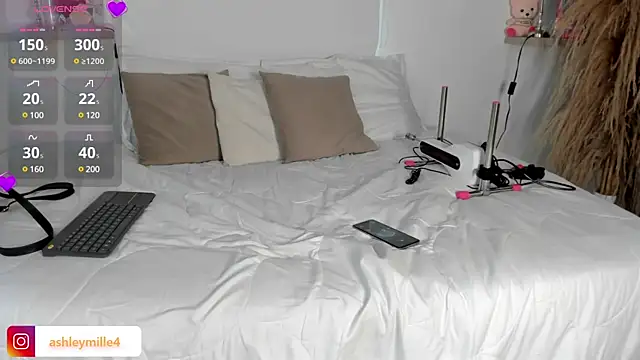 Snapshot of _ashleymiller chatting on 03-05-25, 07:06 ashleymiller online show from 03-05-25, 07:06