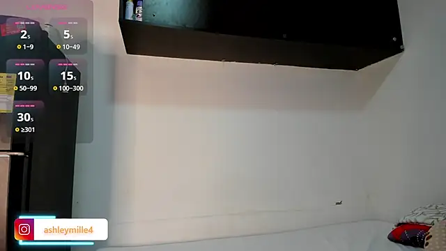 Snapshot of _ashleymiller chatting on 10-07-25, 07:15 ashleymiller online show from 10-07-25, 07:15