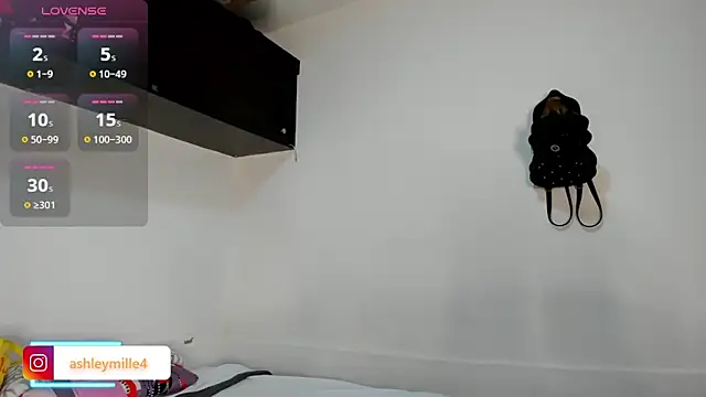  ashleymiller online show from 10-30-25, 07:00