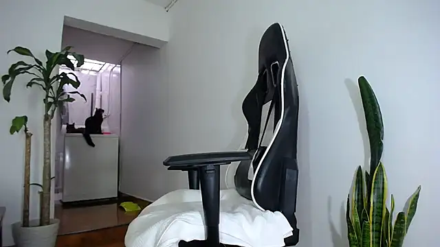 diamond black00 online show from 03-19-25, 07:38