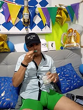 latinmartin73 online show from 10-03-25, 12:14