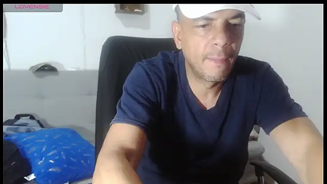 Snapshot of latinmartin73 chatting on 05-21-26, 01:03 latinmartin73 online show from 05-21-26, 01:03