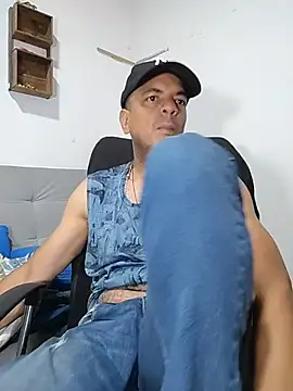Snapshot of latinmartin73 chatting on 04-24-26, 12:45 latinmartin73 online show from 04-24-26, 12:45
