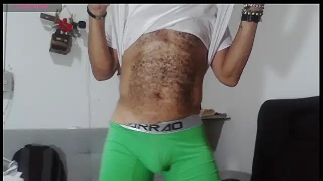 Snapshot of latinmartin73 chatting on 05-15-26, 02:20 latinmartin73 online show from 05-15-26, 02:20