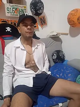 latinmartin73 online show from 11-01-25, 01:38