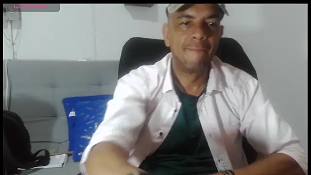 Snapshot of latinmartin73 chatting on 05-20-26, 12:29 latinmartin73 online show from 05-20-26, 12:29