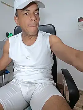 Snapshot of latinmartin73 chatting on 05-30-26, 05:03 latinmartin73 online show from 05-30-26, 05:03