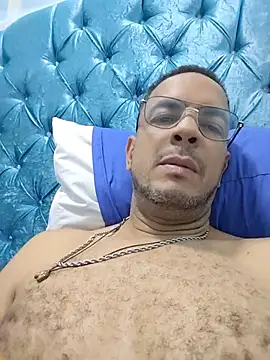 latinmartin73 online show from 06-19-26, 03:34