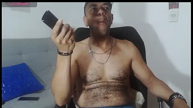 Snapshot of latinmartin73 chatting on 05-23-26, 01:15 latinmartin73 online show from 05-23-26, 01:15