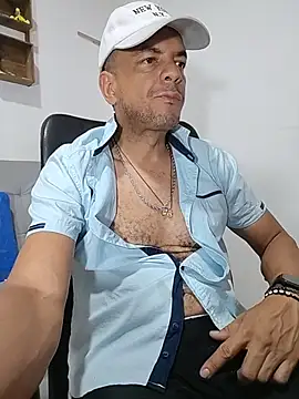 Snapshot of latinmartin73 chatting on 06-05-26, 12:26 latinmartin73 online show from 06-05-26, 12:26