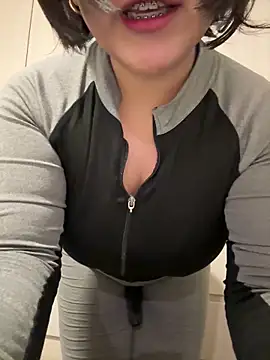 kittyfresita online show from 05-17-26, 07:52