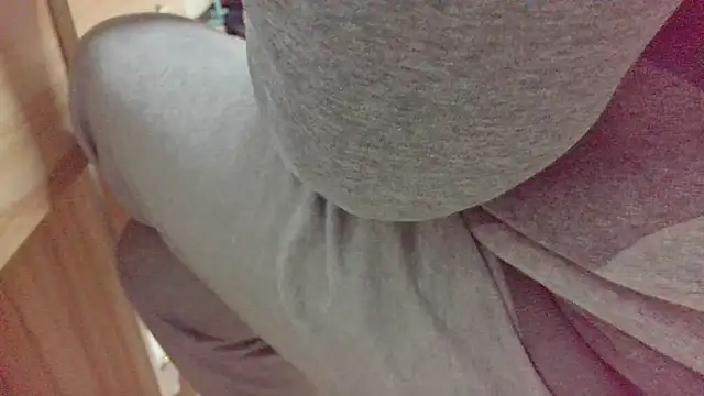 huzi518 online show from 11-10-25, 07:41