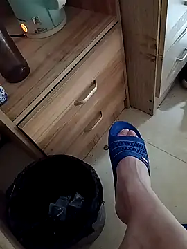 huzi518 online show from 11-15-25, 03:21