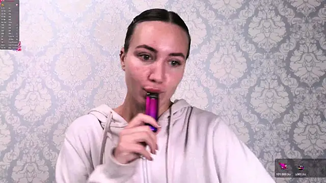 Snapshot of Stasia_Queen chatting on 10-21-25, 07:41 Stasia Queen online show from 10-21-25, 07:41