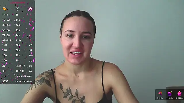 Snapshot of Stasia_Queen chatting on 12-20-24, 09:32 Stasia Queen online show from 12-20-24, 09:32