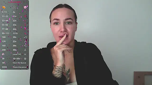 Snapshot of Stasia_Queen chatting on 12-10-24, 11:43 Stasia Queen online show from 12-10-24, 11:43