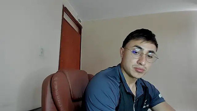 Leoknight online show from 03-18-25, 05:01