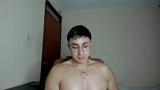 Leoknight online show from 03-18-25, 12:40