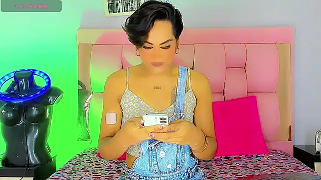 Aistrid gate online show from 10-18-25, 03:14