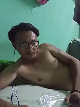 Andresguz35 online show from 11-10-25, 06:07