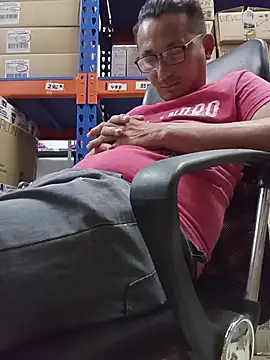 Andresguz35 online show from 10-18-25, 05:04