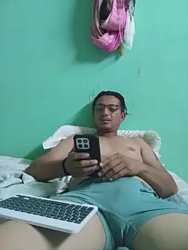 Andresguz35 online show from 12-05-25, 06:01