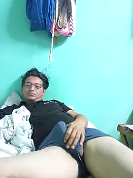 Andresguz35 online show from 02-10-26, 06:12