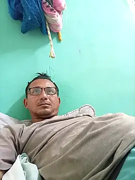 Andresguz35 online show from 02-28-26, 09:36