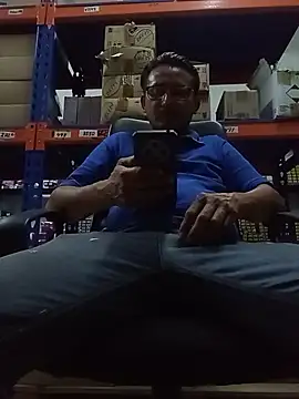 Andresguz35 online show from 10-30-25, 10:28