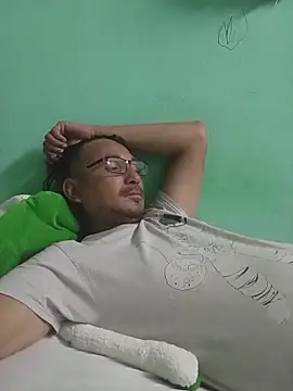 Andresguz35 online show from 11-17-25, 03:10