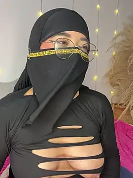 Maisa issa online show from 02-18-25, 04:36