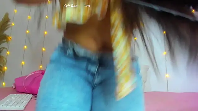 Snapshot of Maisa_issa chatting on 05-25-26, 01:21 Maisa issa online show from 05-25-26, 01:21