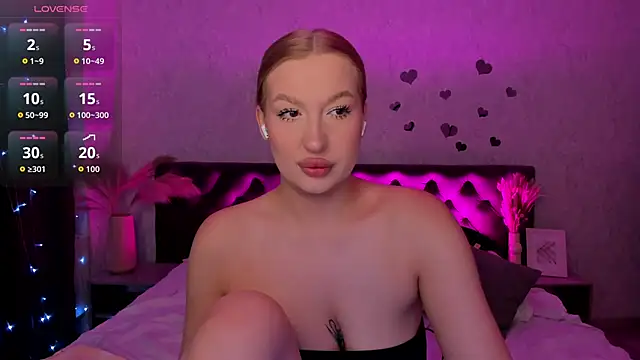 Emma  Leee online show from 10-13-25, 12:01