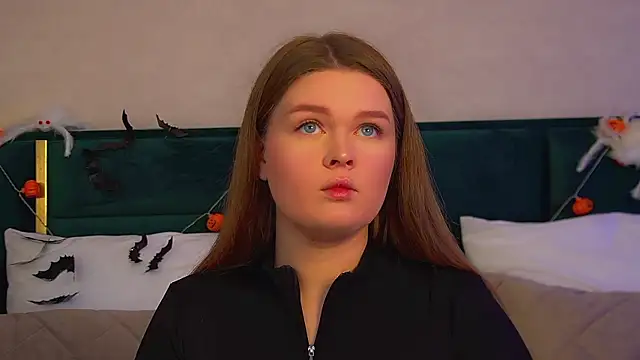 CrystalLyons online show from 11-01-25, 06:08