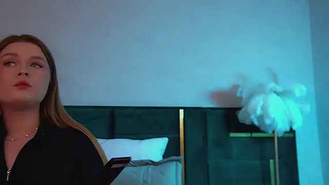 CrystalLyons online show from 11-24-25, 06:08