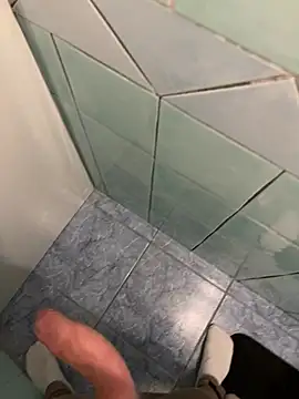 Snapshot of mj23641 chatting on 02-11-26, 04:23 mj23641 online show from 02-11-26, 04:23